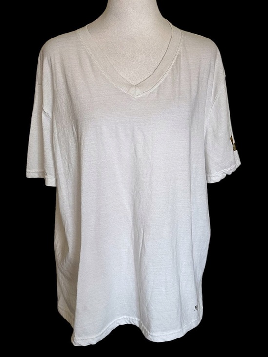 True Religion Tops - True Religion Women’s V-Neck Tee White Short Sleeve Pullover T-Shirt Sz XL Logo